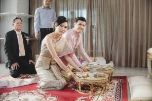ชุดไทยเจ้าสาว ชุดไทยจักรพรรดิ์ เช่าที่แบมบี้ เวดดิ้ง ห้วยขวาง